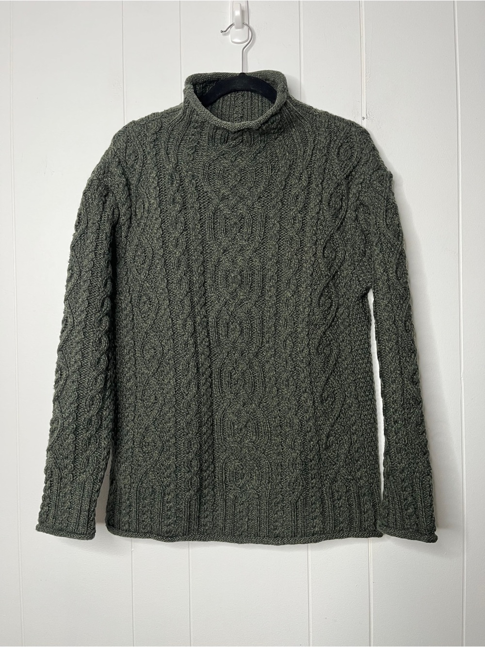 Aran Mor 100% Merino Wool Olive Cable Knit Turtleneck Sweater Size M fisherman